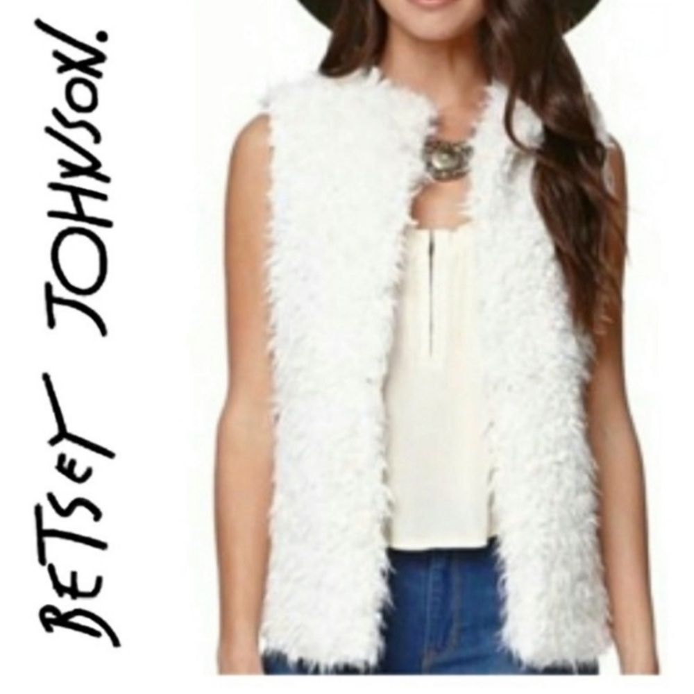 Betsey Johnson Cream Ivory Sleeveless Faux Fur Vest NEW S